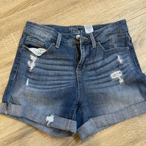 Time and tru denim shorts size 4 stretchy distress